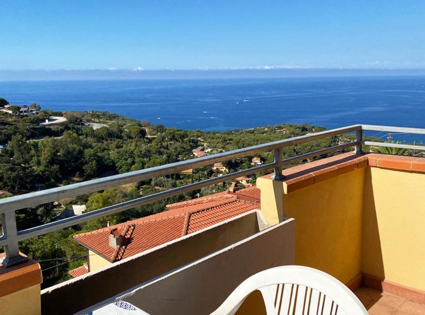 Capoliveri Appartamento Panoramico Con Terrazzo Esterno foto